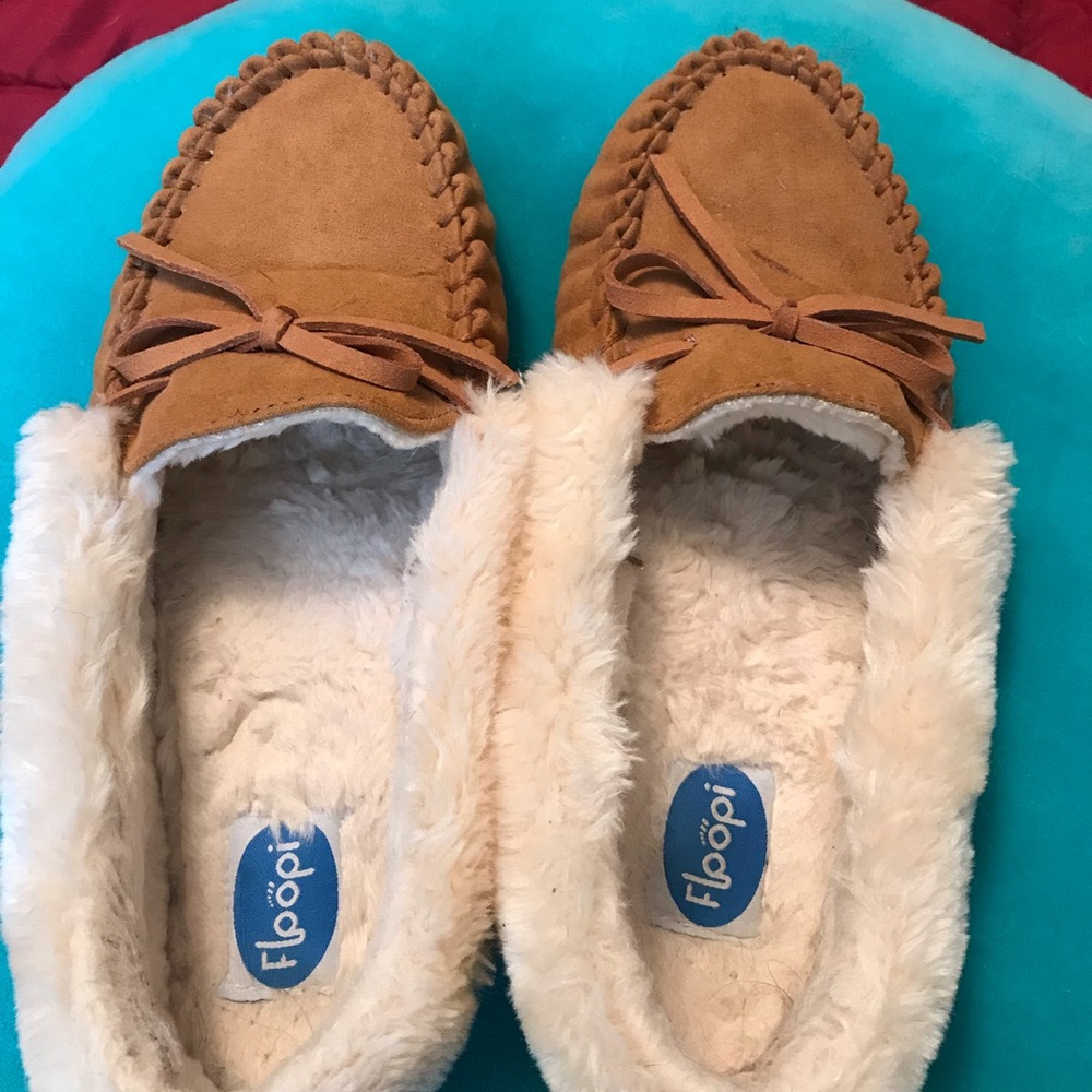 Floopi women’s moccasin slippers